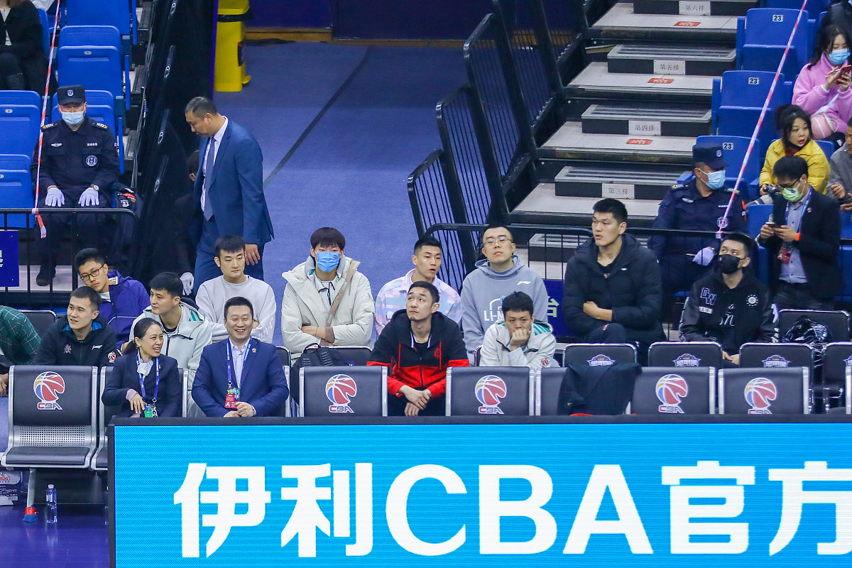 张三加盟球队，备战新赛季CBA联赛的简单介绍