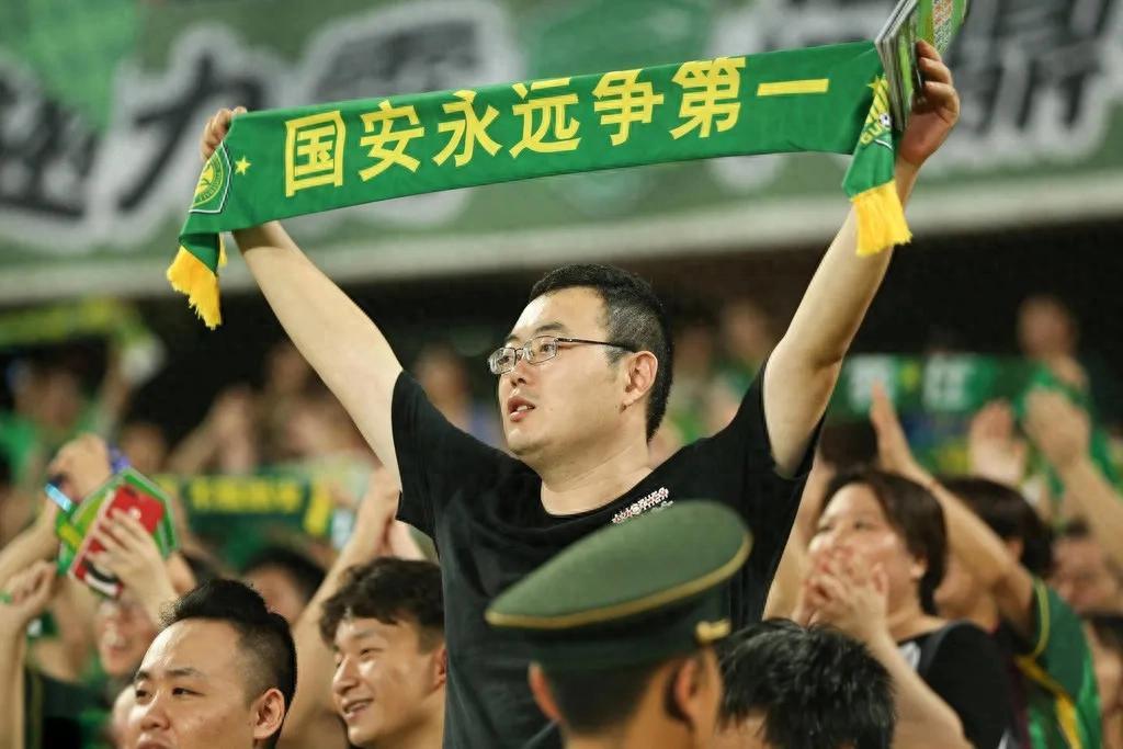 关于国安后卫连续两场失球，主帅加强防守训练备战的信息
