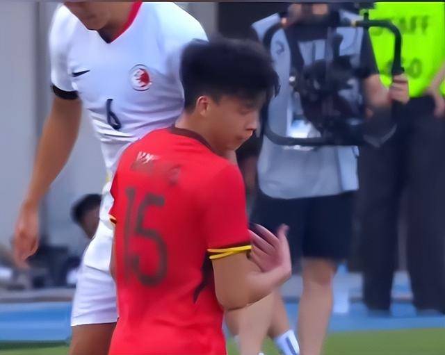 爱游戏体育官方-中国香港队宾纪文晒与王钰栋合影：赛后我第一时间向他道歉(新加坡wtt莎头赛后采访到底说了还看没有)